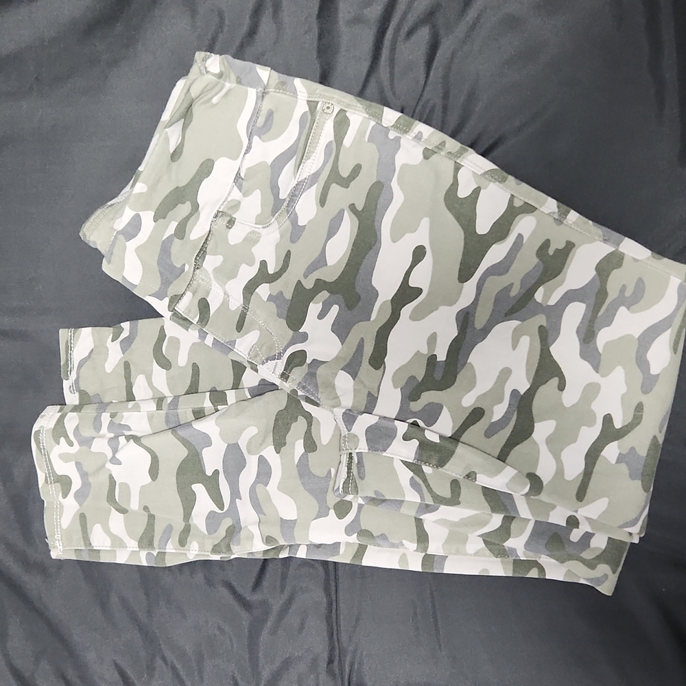 Rock & Republic Denim Rx fever camo pants